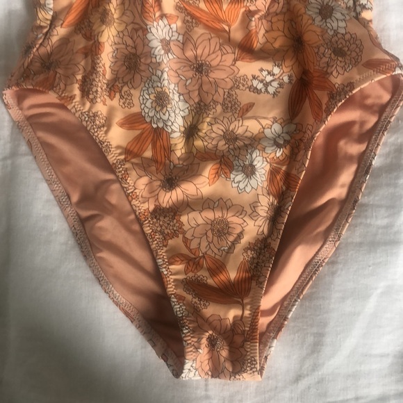 🌟 J. Crew Floral Print One-Piece Swimsuit, size 2 - Picture 7 of 13